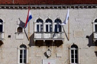 Неоготический дворец в Трогире