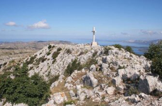 Холм Свети Никола на острове Хвар